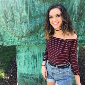 Meet your Posher, Ellaina